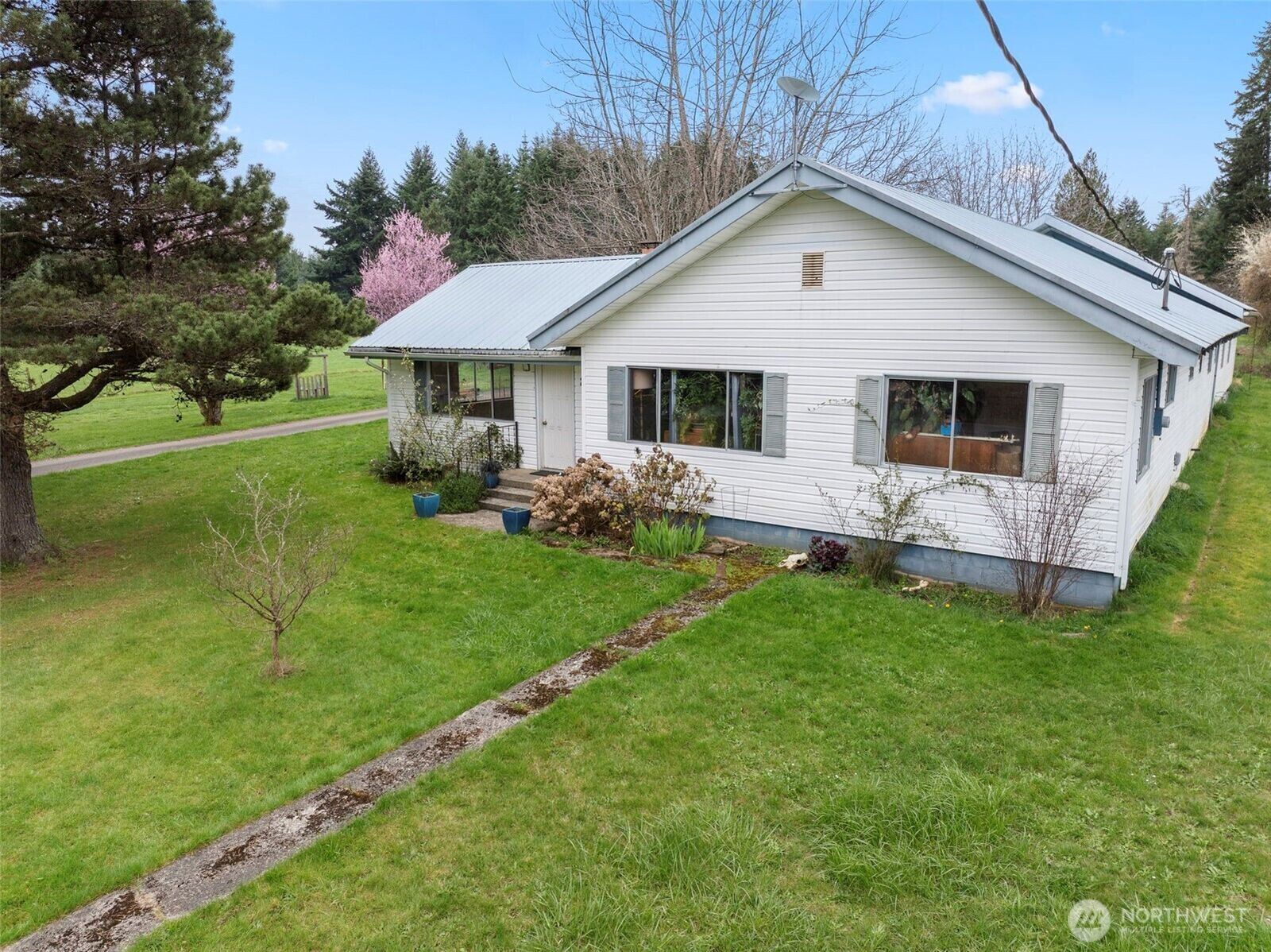 Property Photo:  251  Chandler Road  WA 98532 