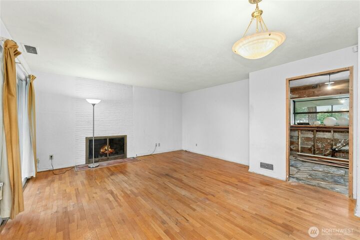 Property Photo:  429  Harvard Avenue  WA 98466 