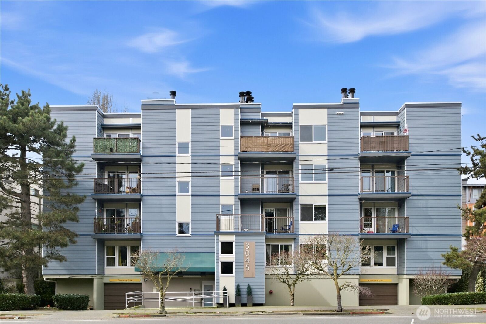 Property Photo:  3045  20th Avenue W 403  WA 98199 