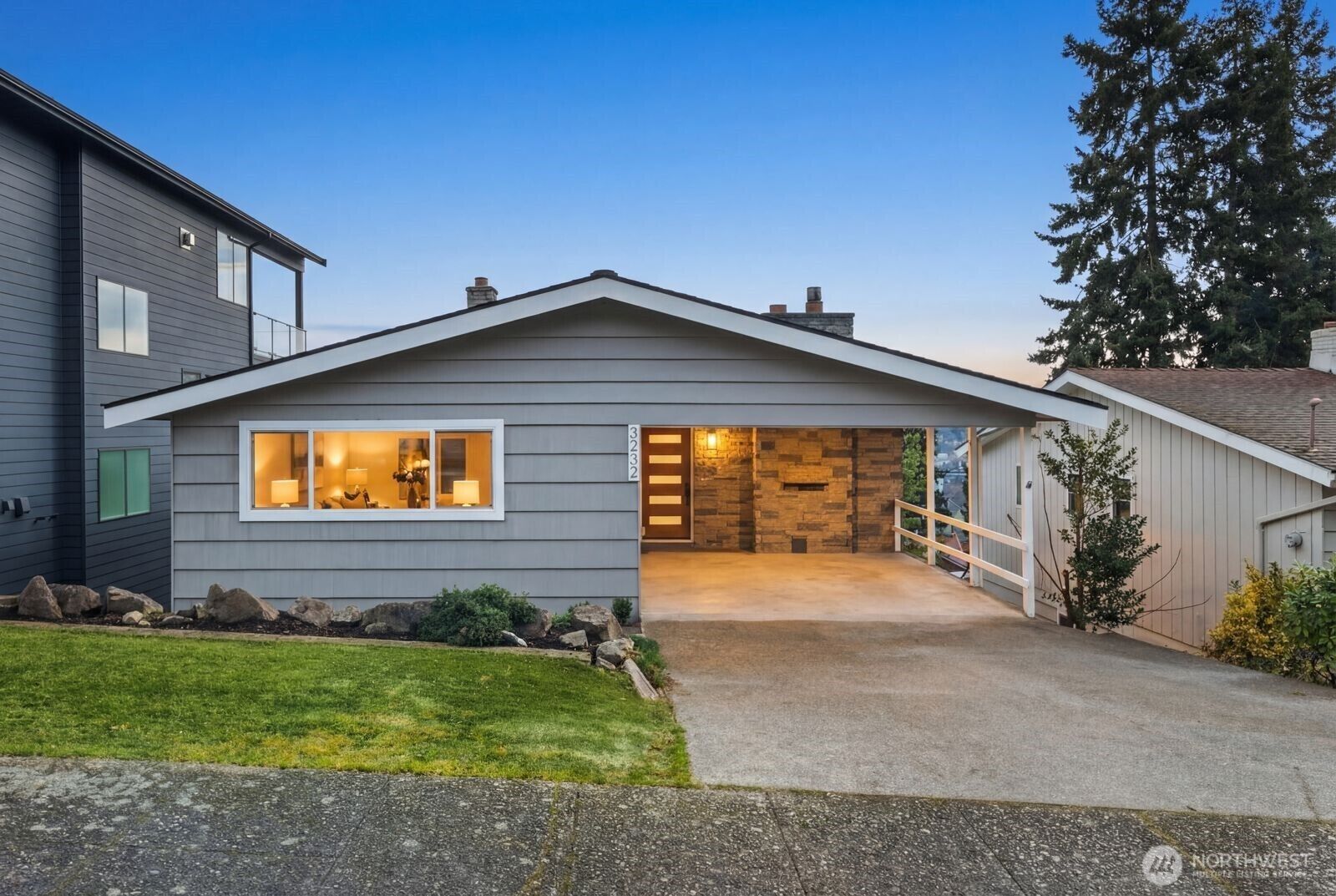 Property Photo:  3232  26th Avenue W  WA 98199 