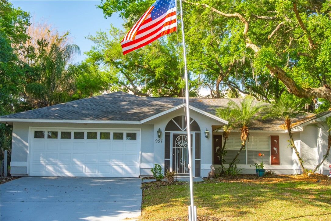 Property Photo:  957 Franciscan Avenue  FL 32958 