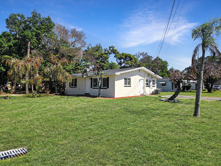 Property Photo:  1405 Citrus Avenue  FL 34950 