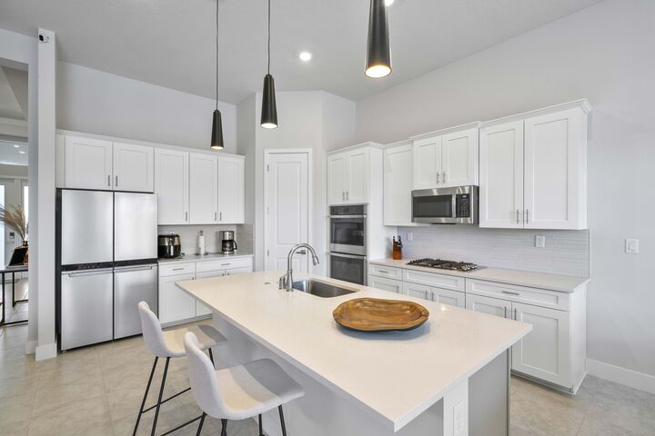 Property Photo: 7985 Ironwood Way FL 33067