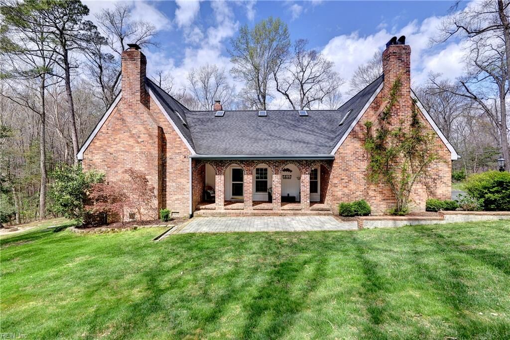 Property Photo: 132 Little John Rd VA 23185