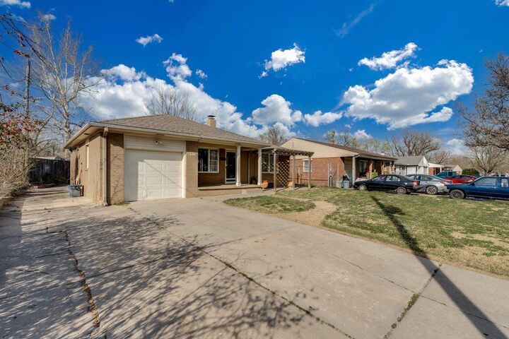 Property Photo: 5514 E Kinkaid St KS 67218
