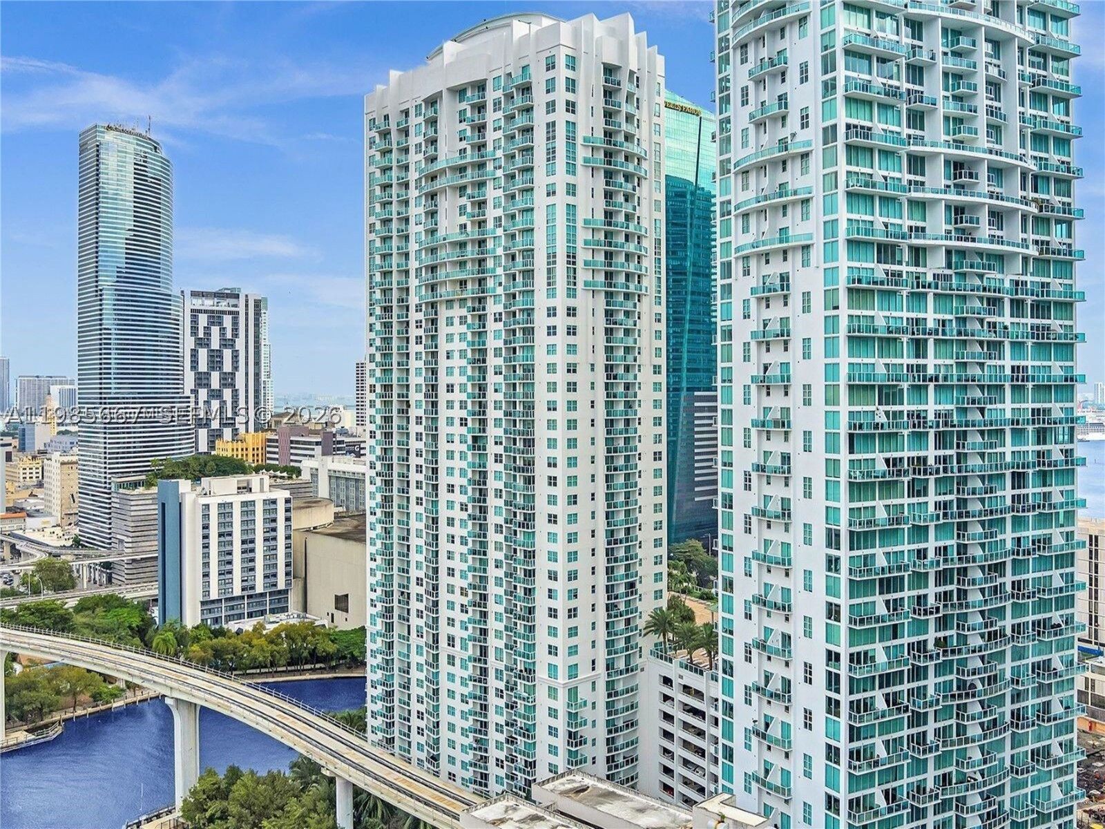 Property Photo:  31 SE 5th St 1110  FL 33131 