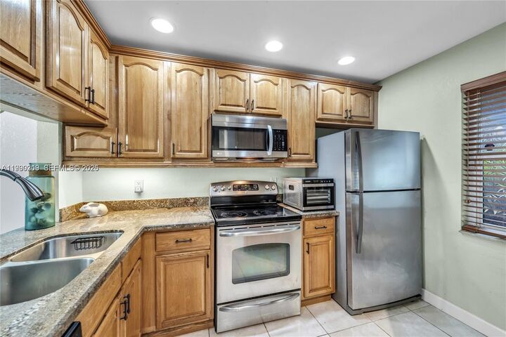 Property Photo: 4332 NW 120th Ln FL 33323