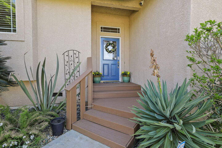 Property Photo: 672 Reddington Drive CA 96003