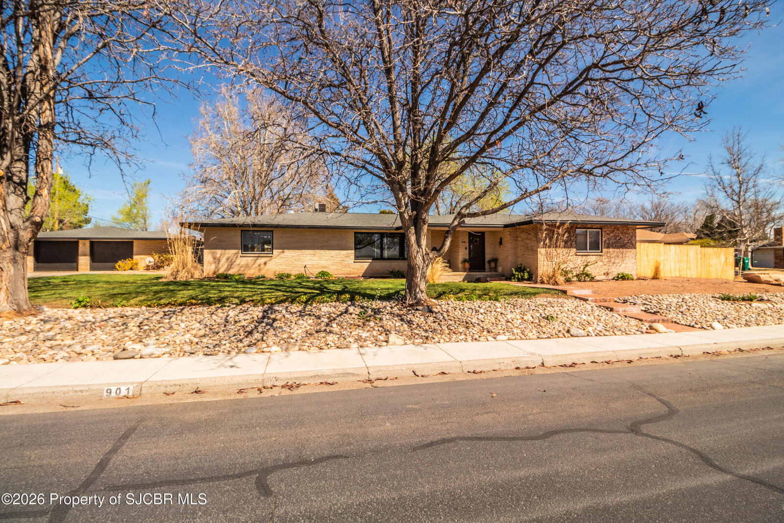 Property Photo:  901 Crestview Drive  NM 87401 