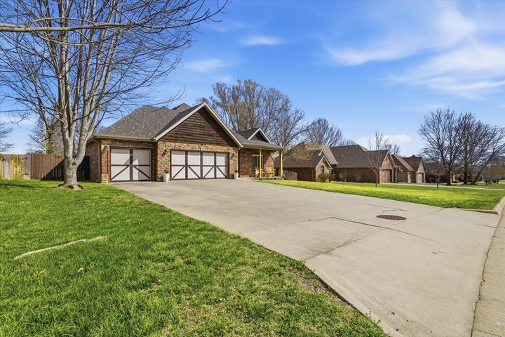 Property Photo:  205 E Grace Street  MO 65738 
