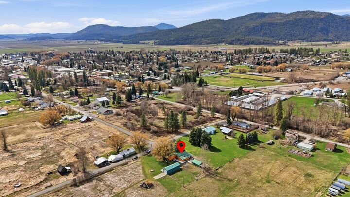 Property Photo: 2239 Spence Rd WA 99109