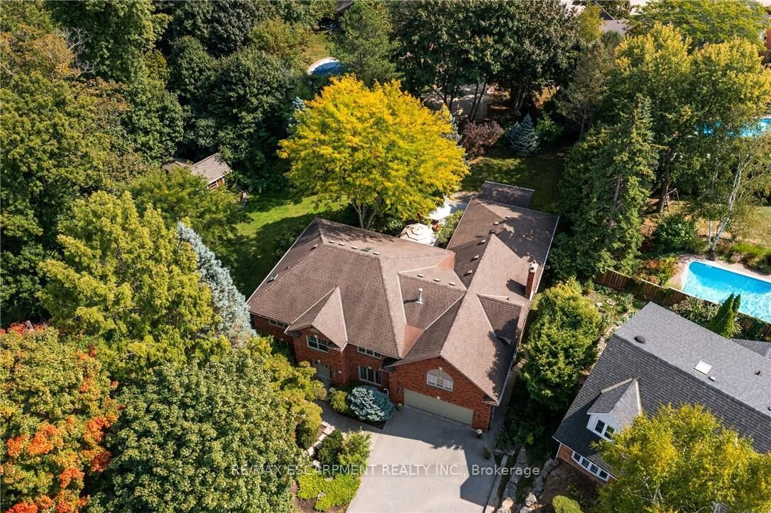 Property Photo: 373 Brookview Court ON L9G 4E6