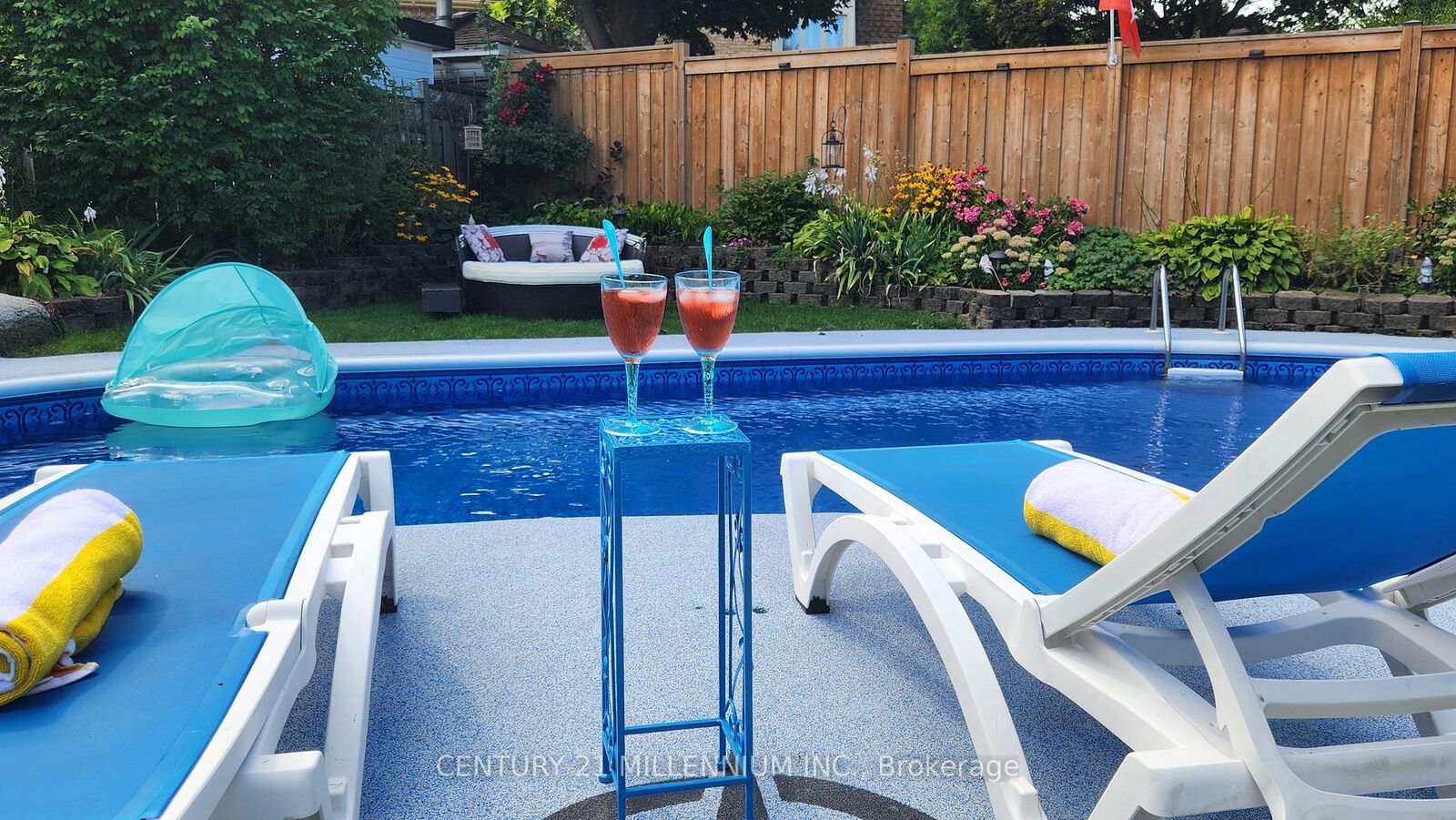 Property Photo: 4 Marchmount Crescent ON L6S 2S9