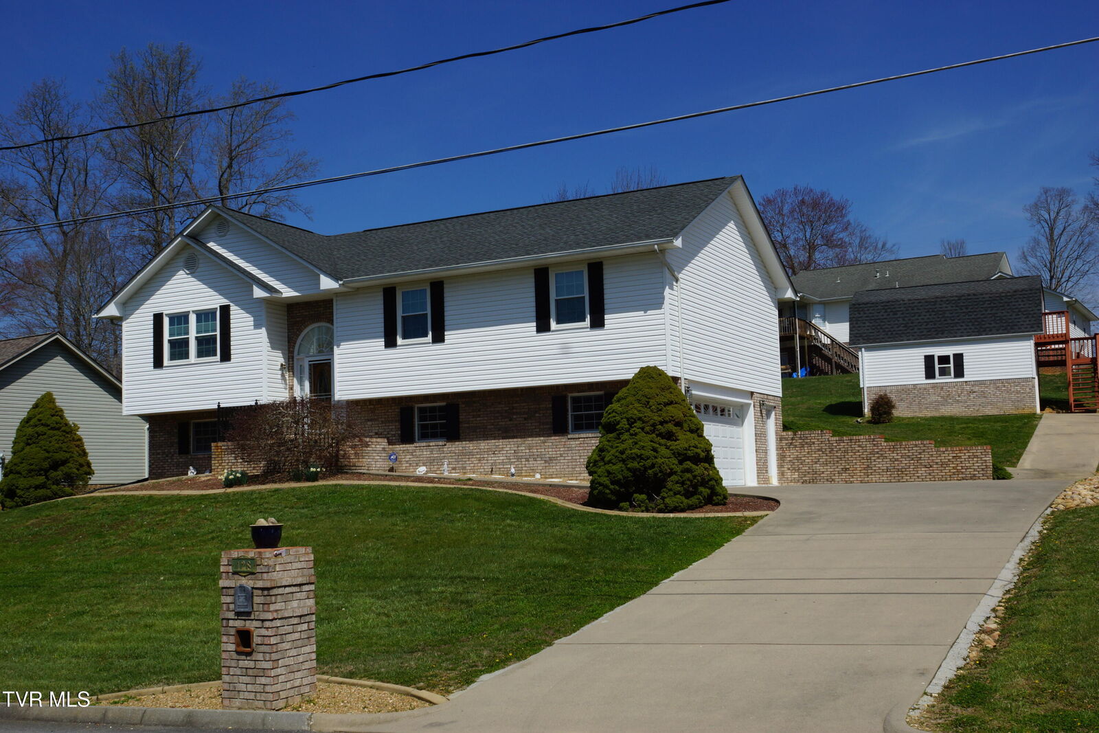 Property Photo:  128 Meadow Springs Lane  TN 37645 