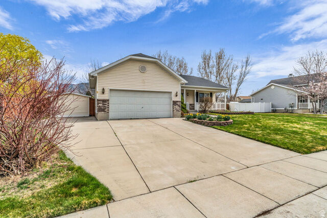 Property Photo:  700 Country Club Dr  UT 84074 