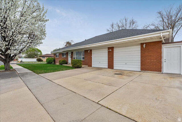 Property Photo:  8248 S Romaine Dr  UT 84070 