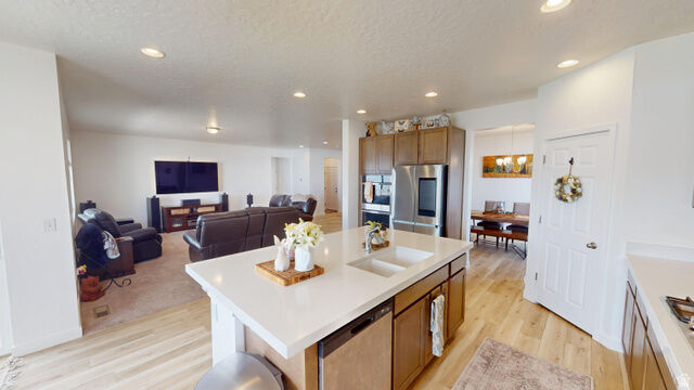 Property Photo:  635 S Chan Dr E  UT 84029 