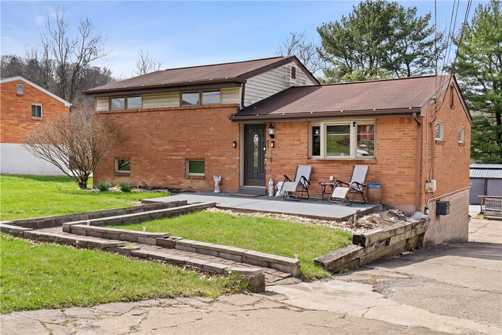 Property Photo: 115 Rene Dr PA 15116