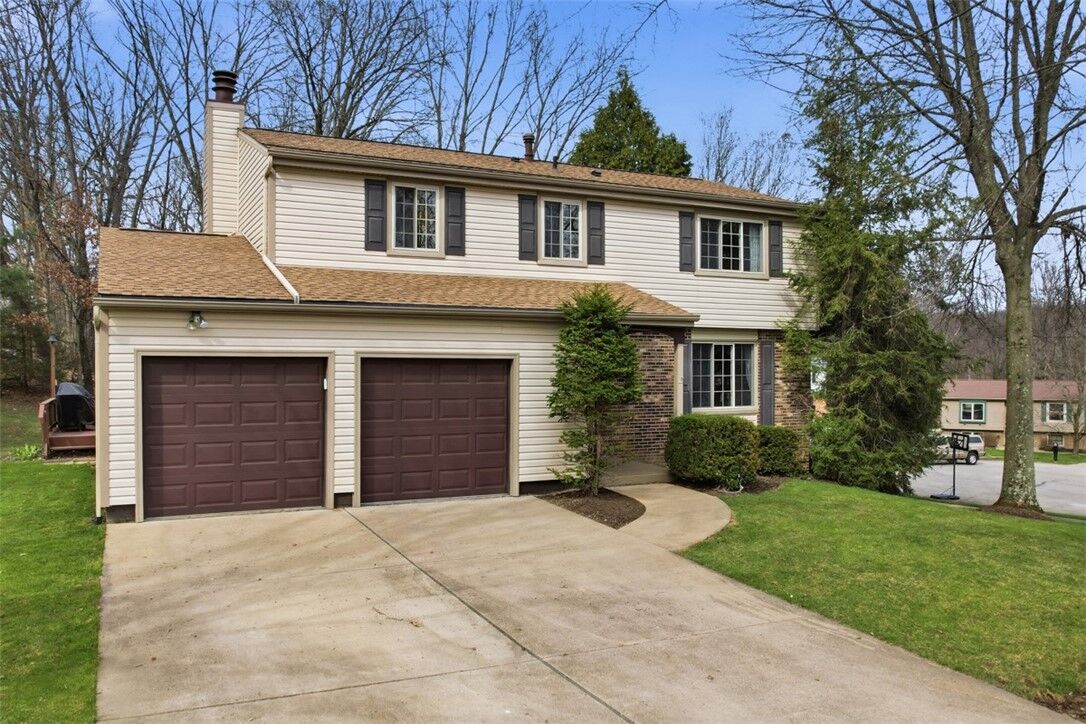 Property Photo:  17 Giant Oak Dr  PA 15005 