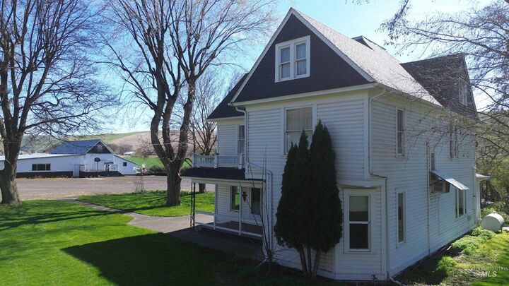 Property Photo:  1783 W Highway 12  WA 99347 