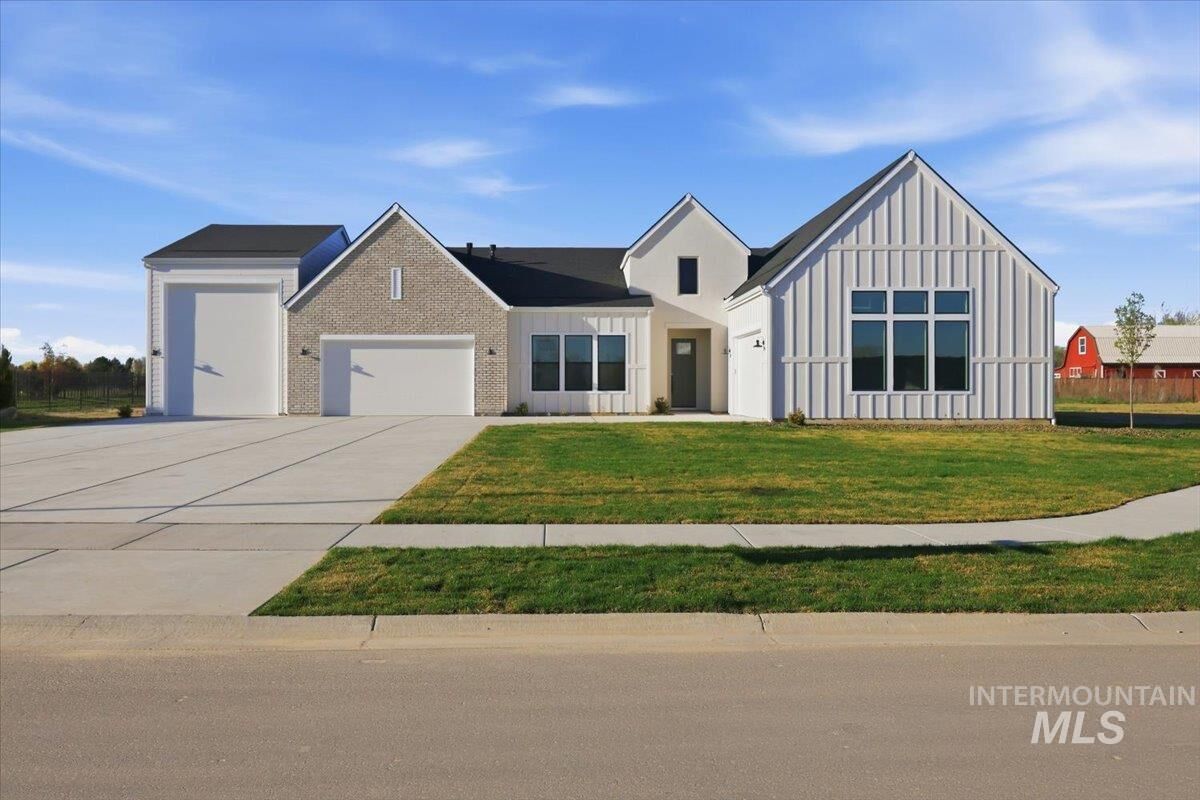 Property Photo:  434 W Elkton Dr  ID 83616 