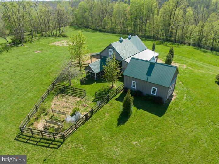 Property Photo:  36025 Snickersville Turnpike  VA 20132 