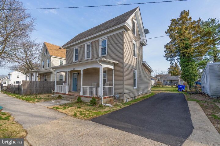 Property Photo:  713 E Broad St E E  NJ 08332 