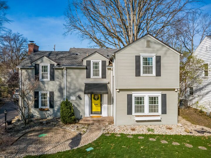 Property Photo:  2695 Henthorn Road  OH 43221 