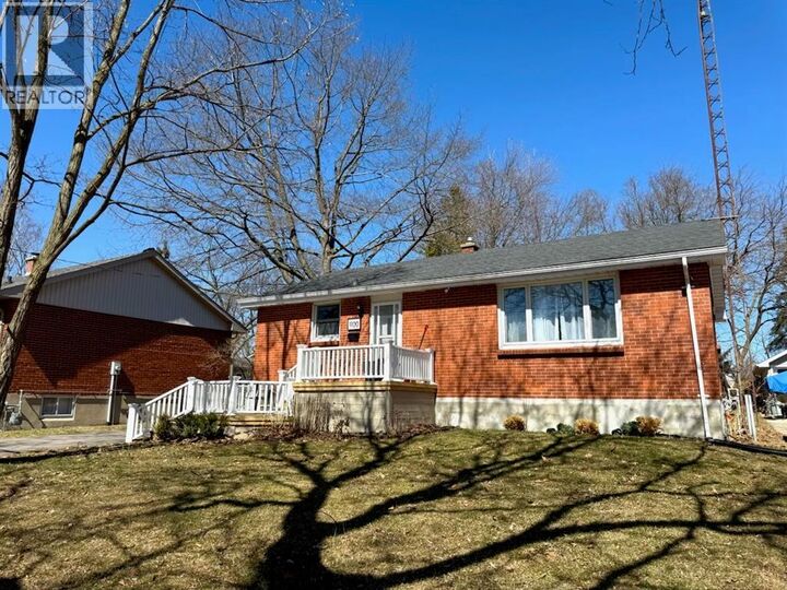 Property Photo: 1100 Bruce Street ON N7V 3B3