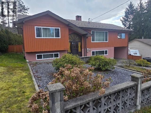 Property Photo: 3284 Cariboo Ave BC
