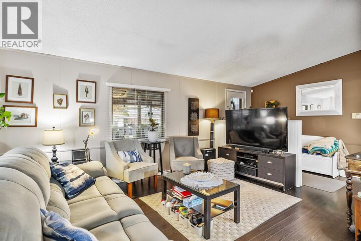 Property Photo: 720 Commonwealth Road 99 BC V4V 1R7