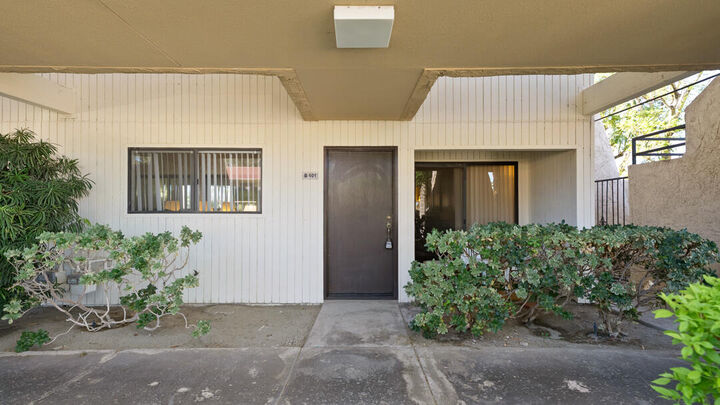 Property Photo:  2820 N Arcadia Court 101  CA 92262 