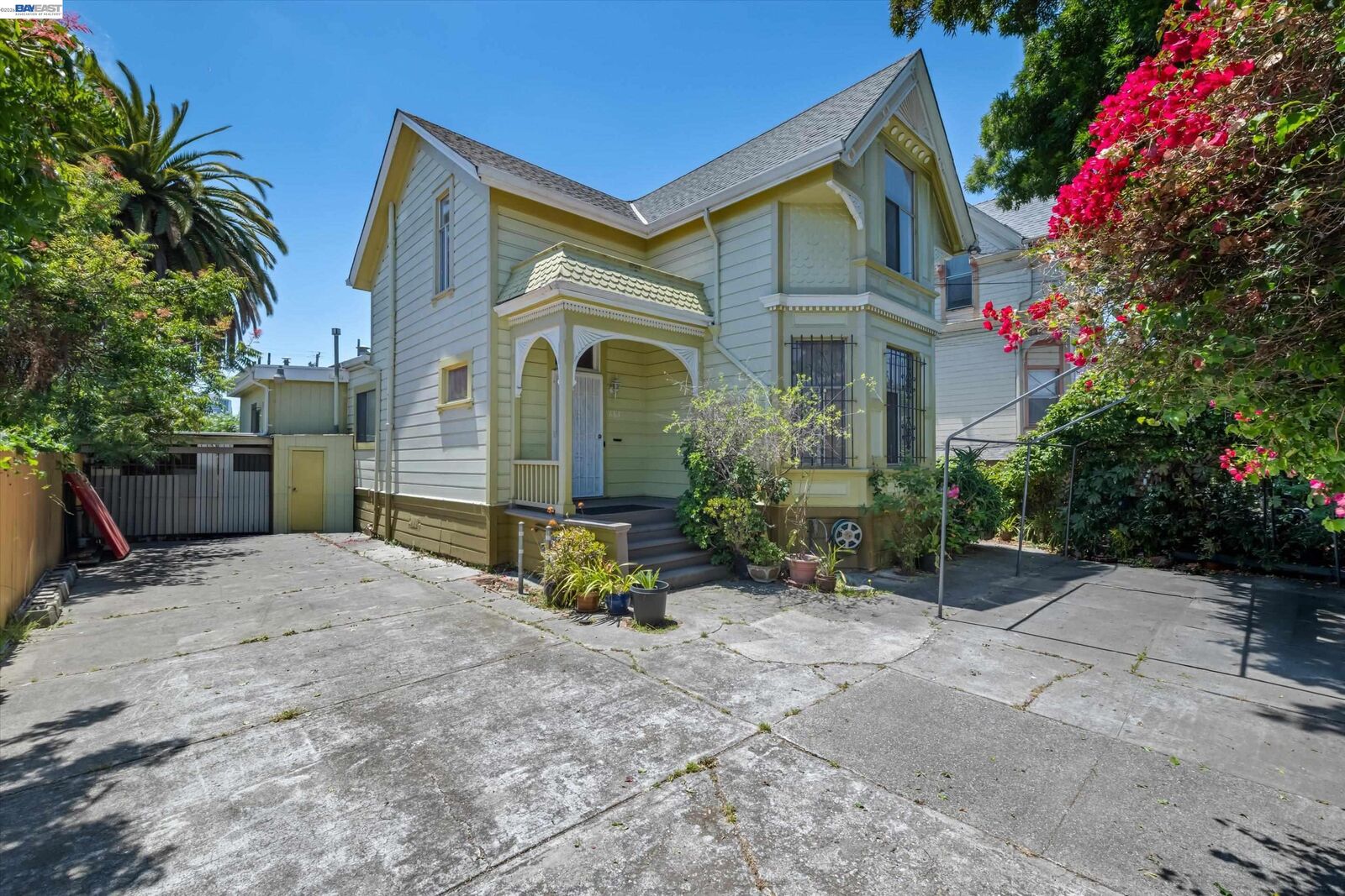 Property Photo:  663 25th Street  CA 94612 