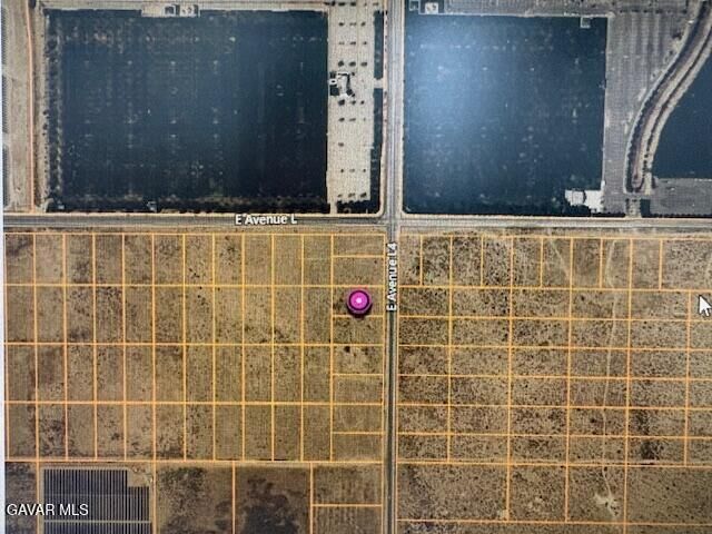 Property Photo: 30th St E Vic Ave L CA 93552