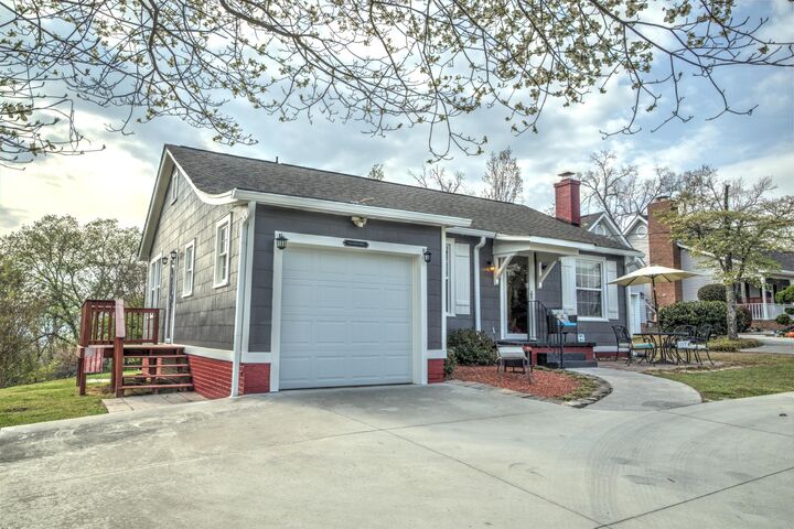 Property Photo:  1005 S Crest Road  GA 30741 