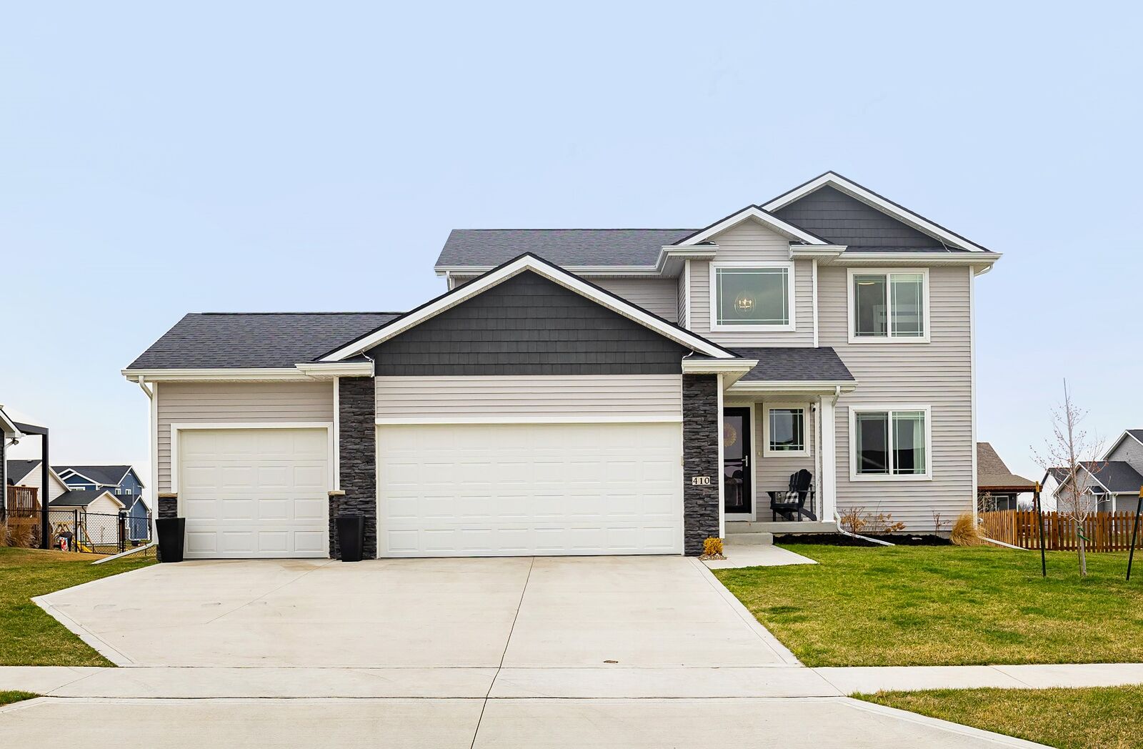 Property Photo:  410 Westwood Drive  IA 50124 