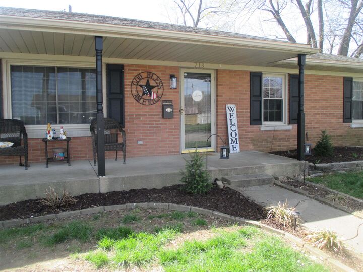 Property Photo: 718 Davis Drive IN 47620