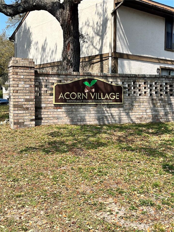 Property Photo:  4918 Silver Oaks Village F  FL 32808 