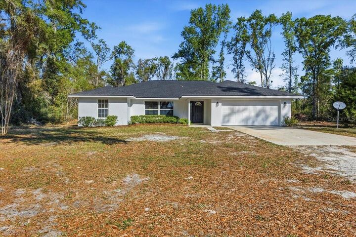 Property Photo: 957 NE 354th Avenue FL 32680