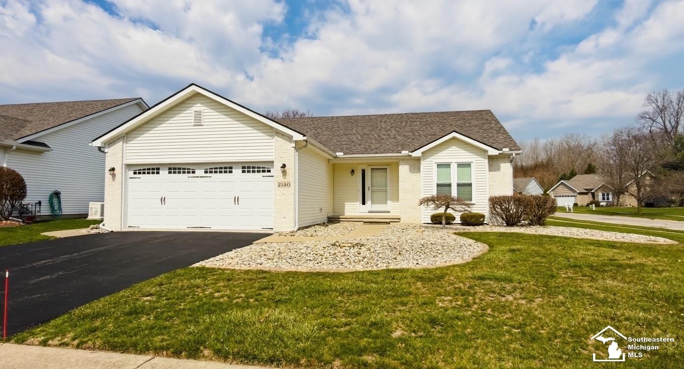 Property Photo:  2140 Delaware Lane Road  MI 48182 