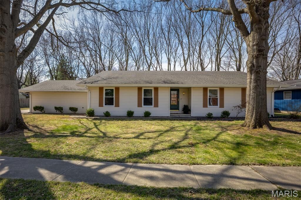 Property Photo:  2900 W Lawrence Avenue  IL 62704 