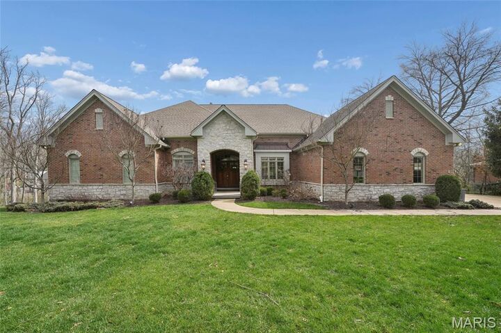 Property Photo:  9 Graybridge Drive  MO 63124 