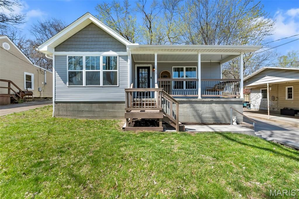 Property Photo:  1517 N West End Boulevard  MO 63701 