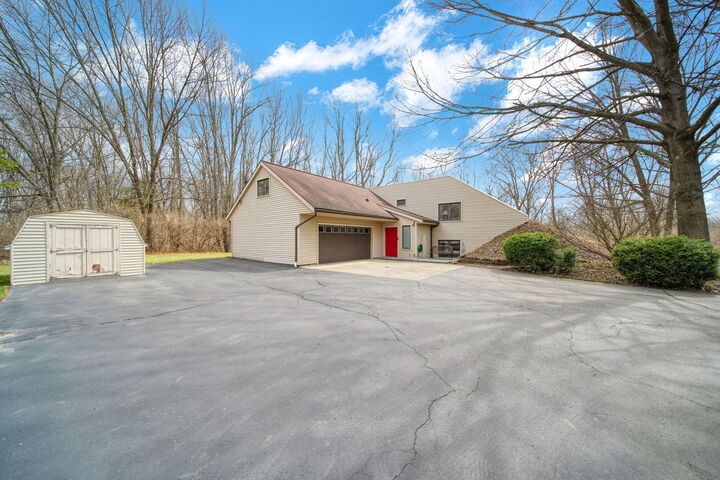 Property Photo:  4711 Draper Road  MI 49203 