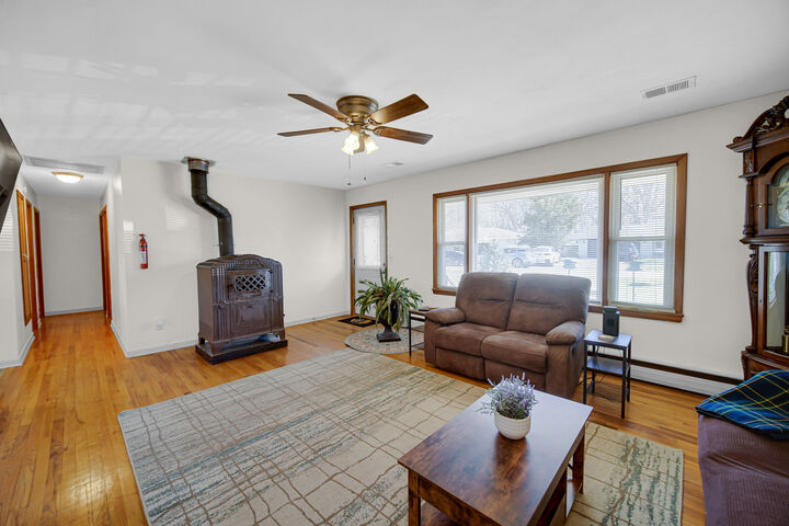 Property Photo:  3709 Hawthorne Street  IL 60033 