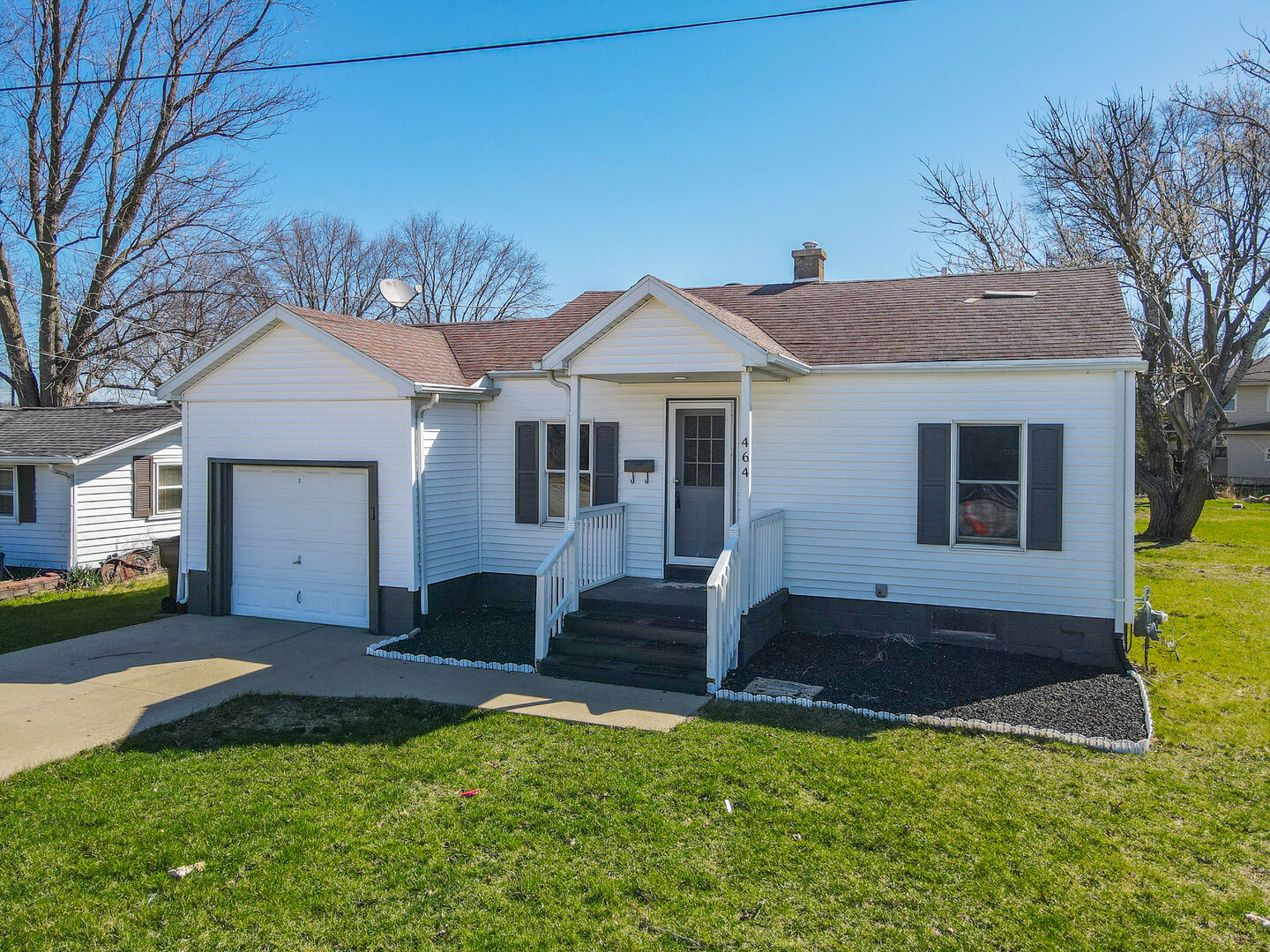 Property Photo:  464 N Maple Street  IL 60950 