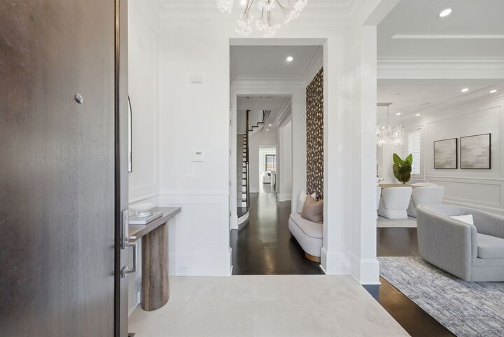 Property Photo:  2658 N Mildred Avenue  IL 60614 