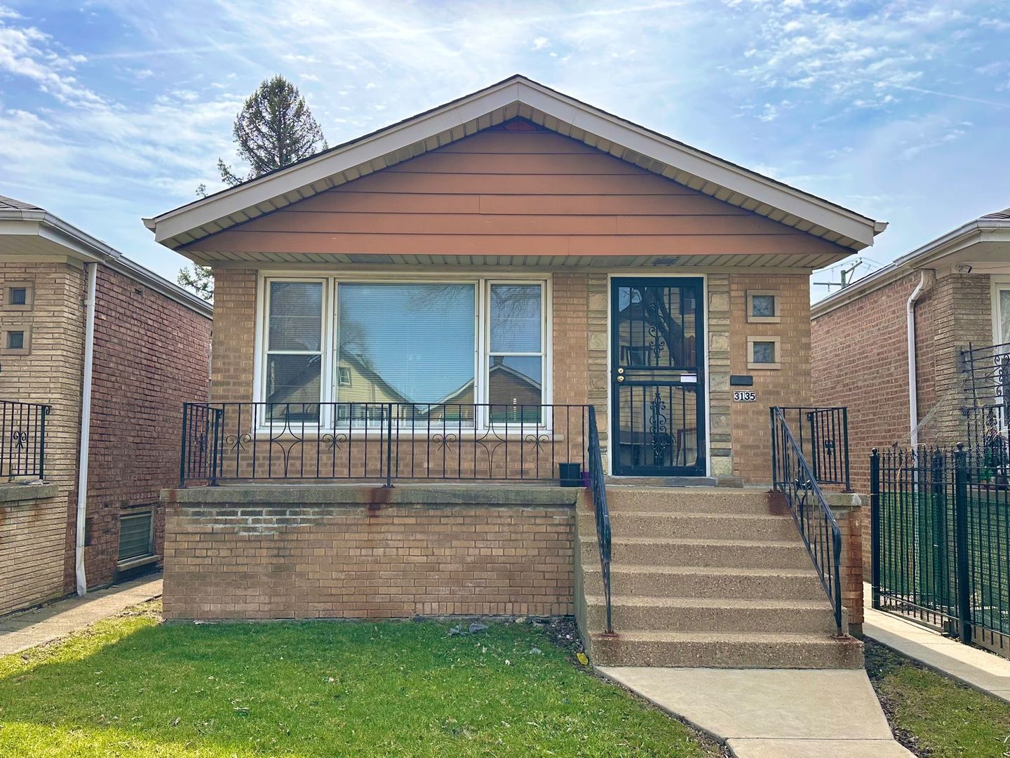 Property Photo:  3135 W 38th Street  IL 60632 