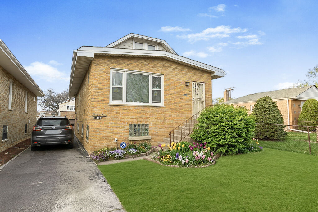 Property Photo:  2844 N Narragansett Avenue  IL 60634 