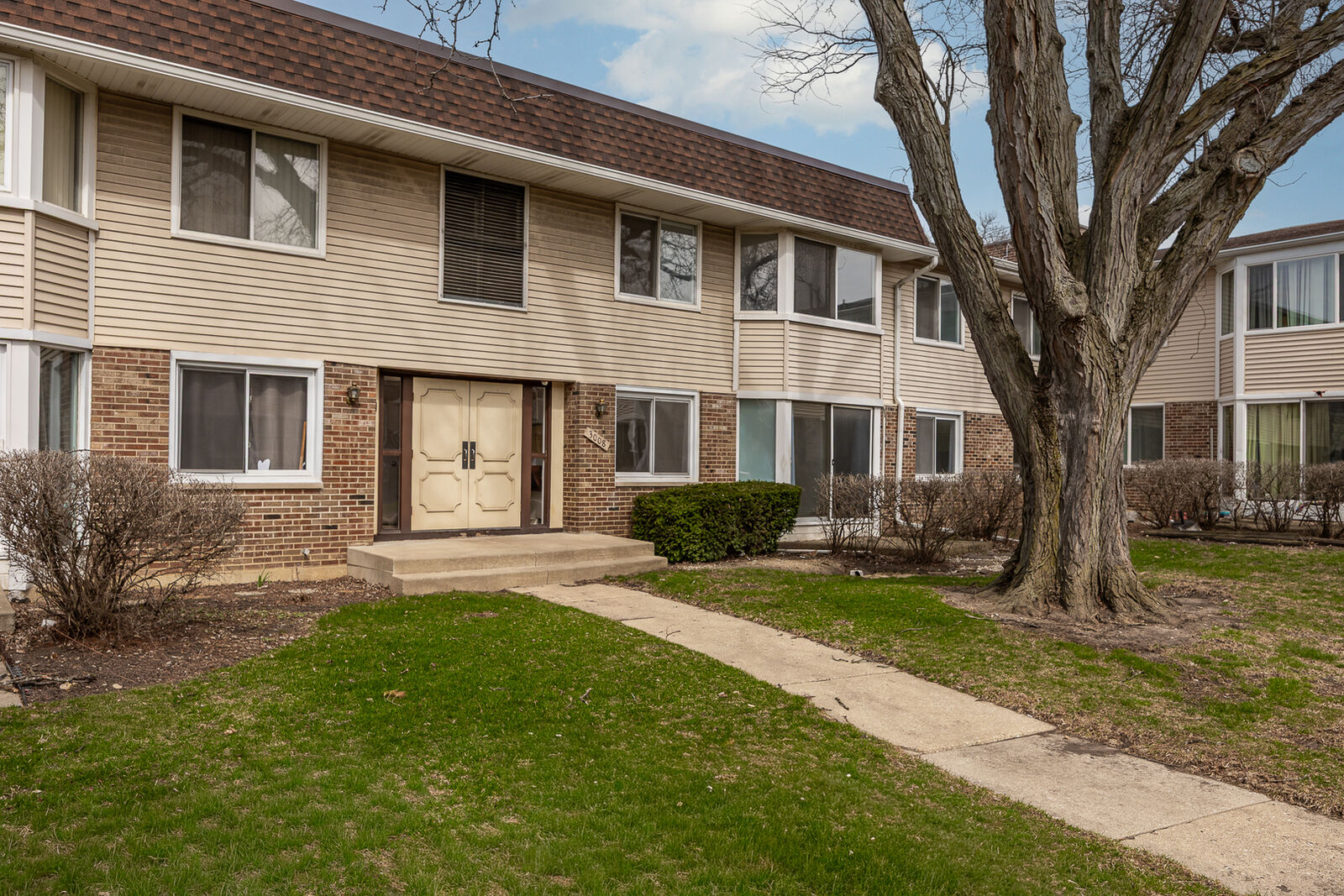 Property Photo:  3008 Roberts Drive 1  IL 60517 